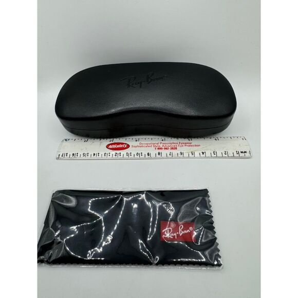 Ray Ban Eyeglass/Sunglass Hard Case With Cleaning Cloth - NEW! - Picture 3 of 3
